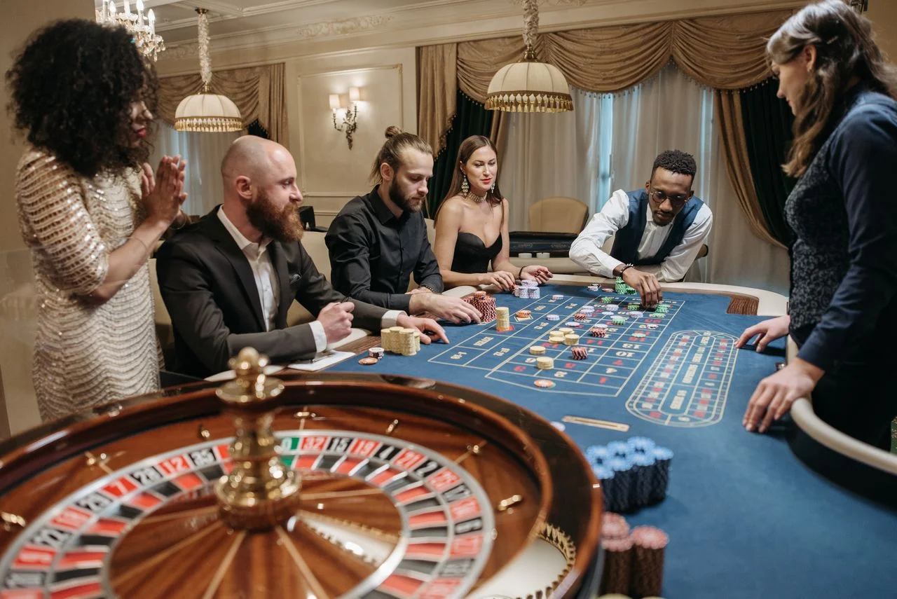 uu888: Baccarat có những biến thể nào và chiến lược nào phù hợp với người mới?